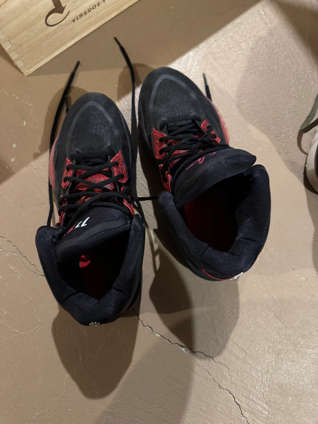 Nike Kyrie 8 Basketball Shoes Size 10.5 - photo 4