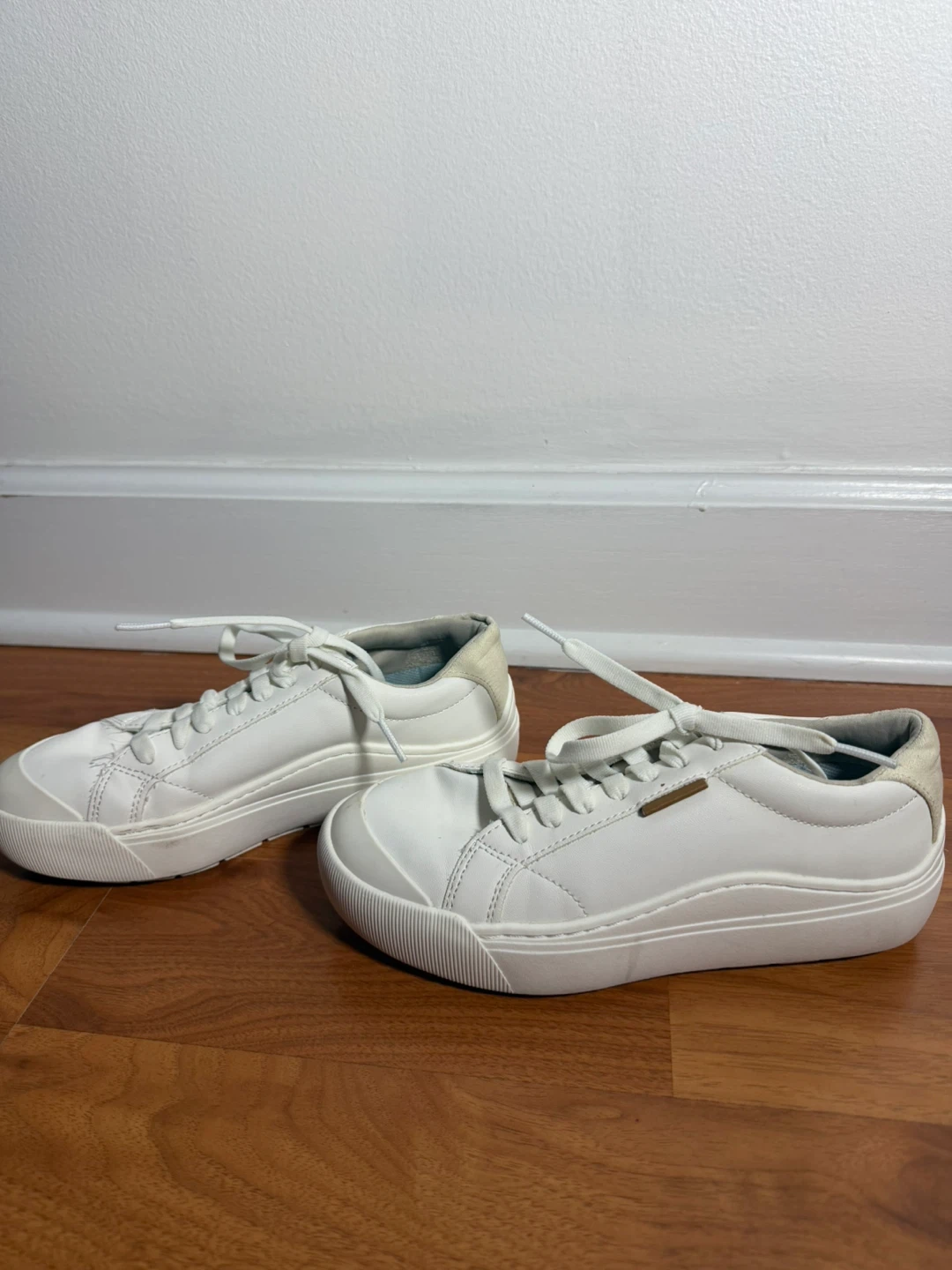 Dr. Scholls White Sneakers