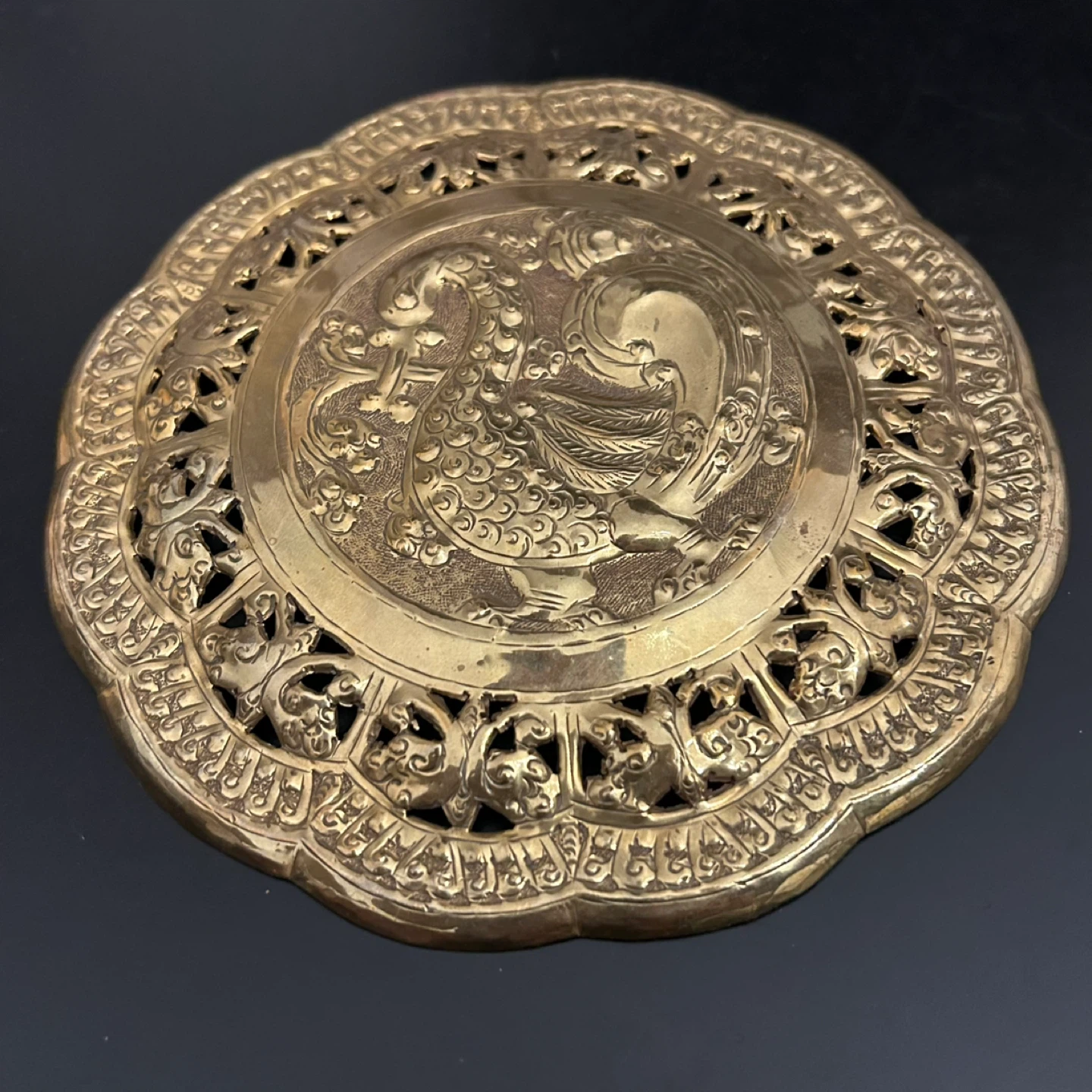 🏆 Vintage Ornate Brass Peacock Wall Plaque - photo 3