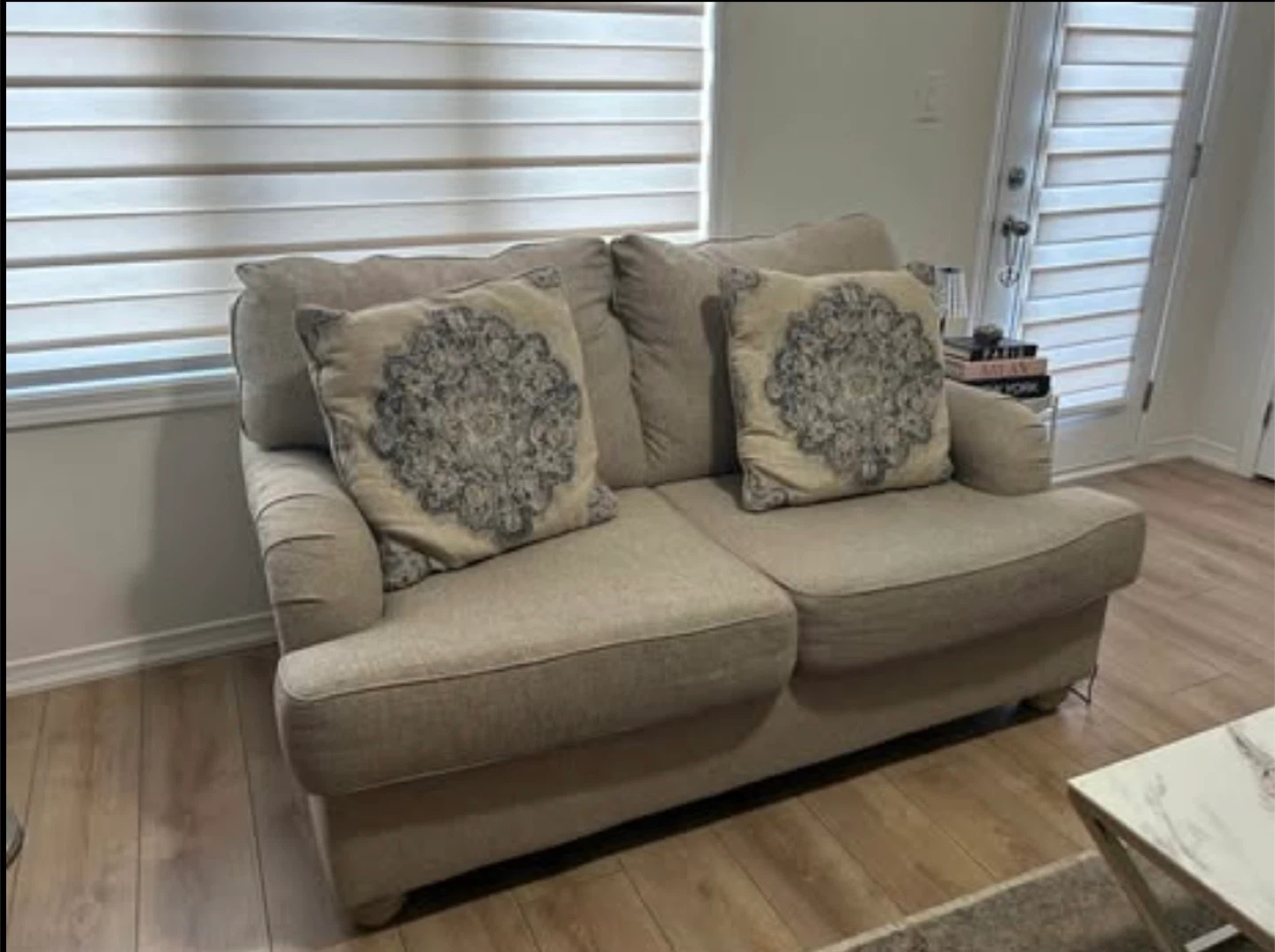 Comfortable 2-seater loveseat sofa - photo 2
