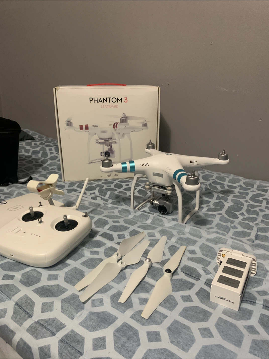 DJI Phantom 3 Standard Drone with Controller and Accessories - photo 2