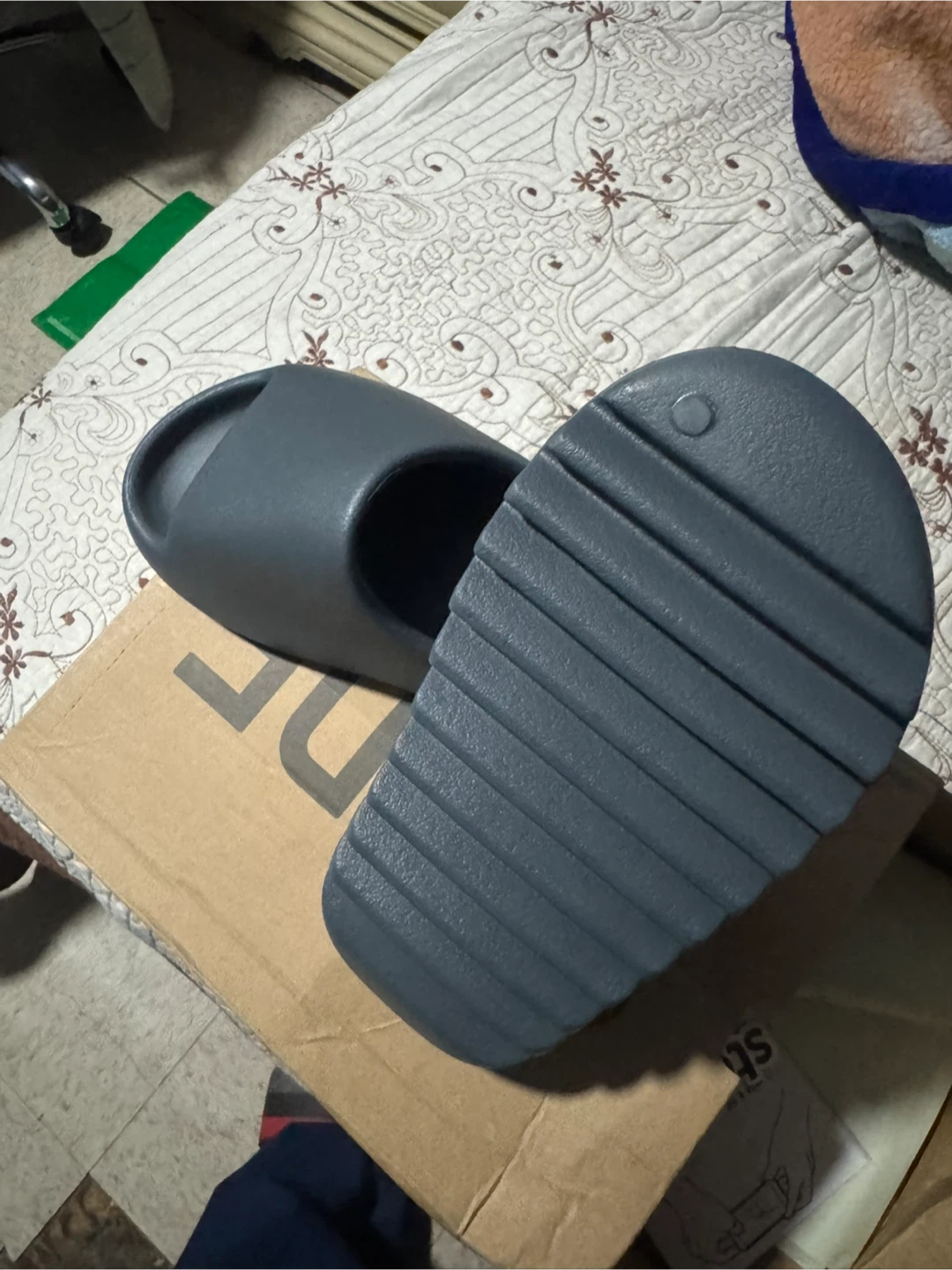 Adidas Yeezy Slide Granite Size 5 - photo 2