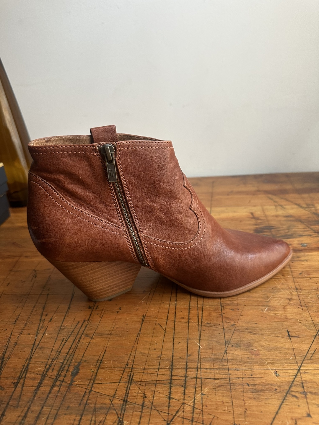 FRYE Reina Cognac Leather Stitch Detail Western Booties Size 10 - photo 4