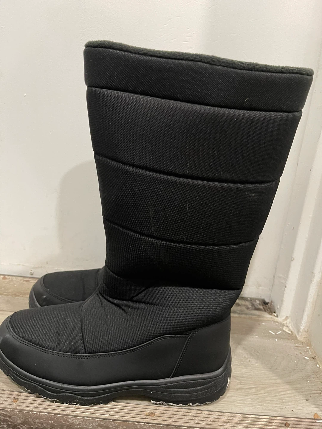 Mountain Warehouse Black Padded Winter Boots