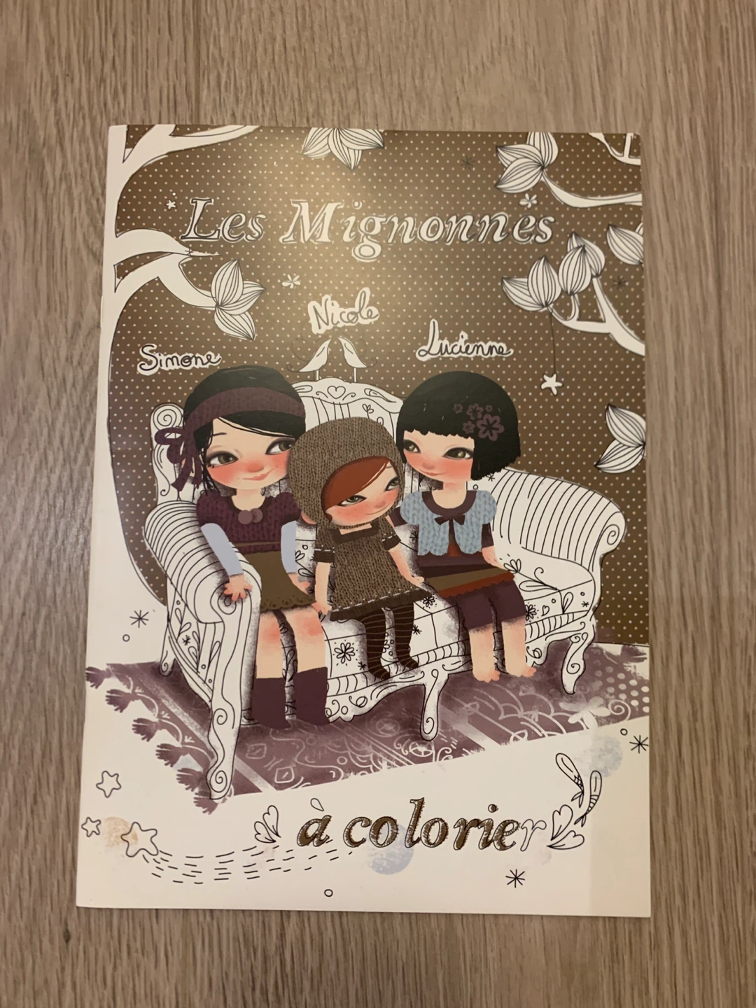 French Colouring Book — Les Mignonnes à Colorier