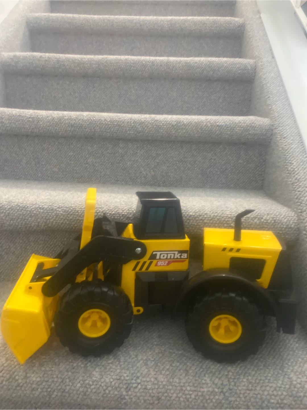 Tonka 952 Wheel Loader Toy Truck - photo 2