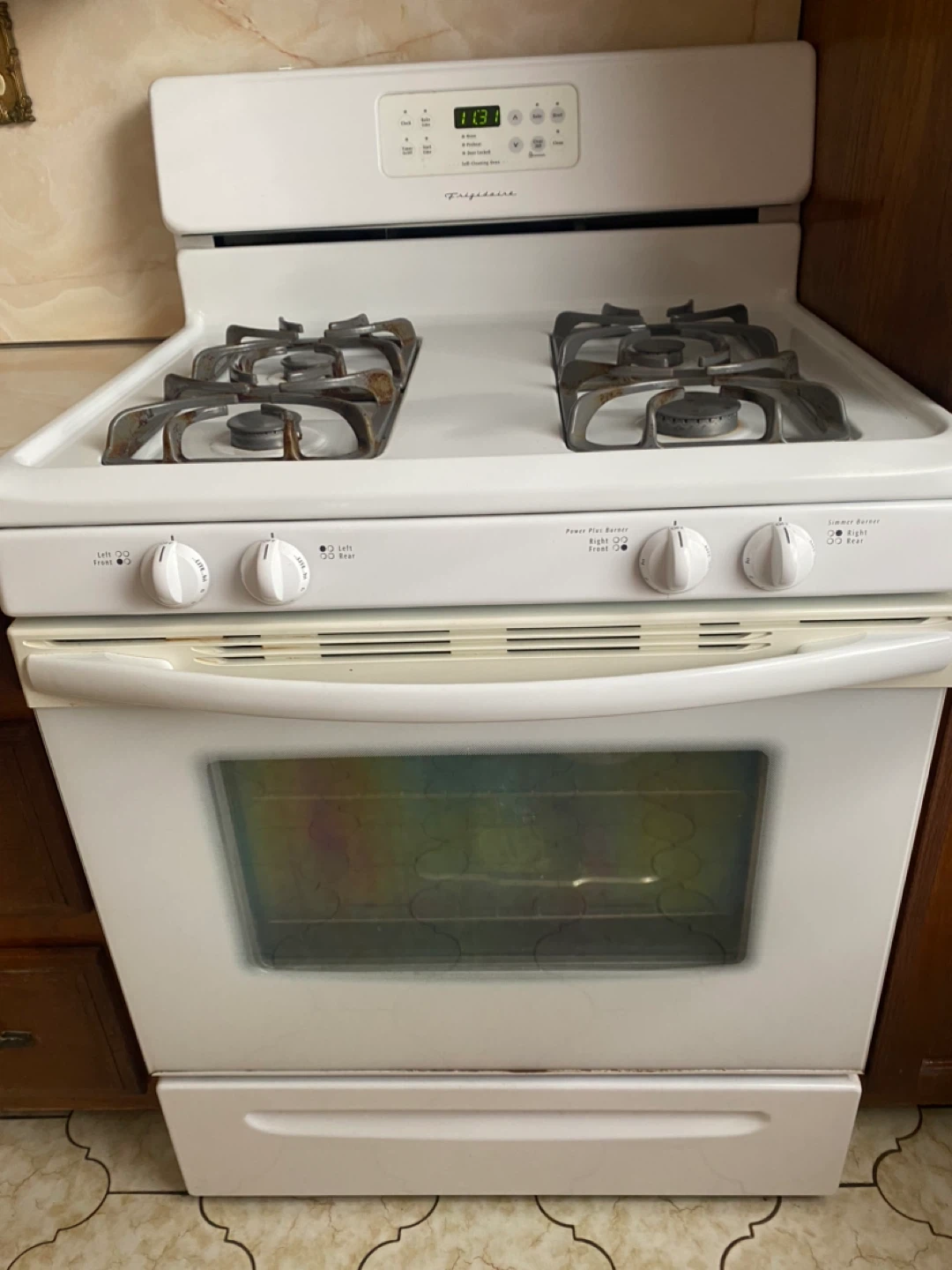 Frigidaire White Gas Range with Oven