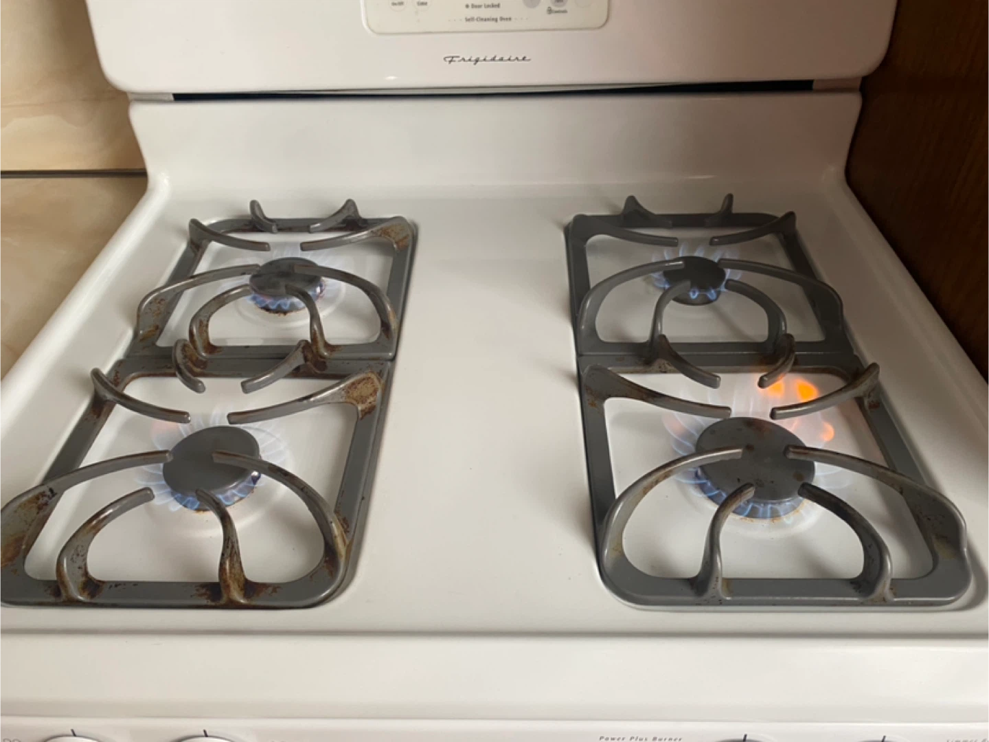 Frigidaire White Gas Range with Oven - photo 2