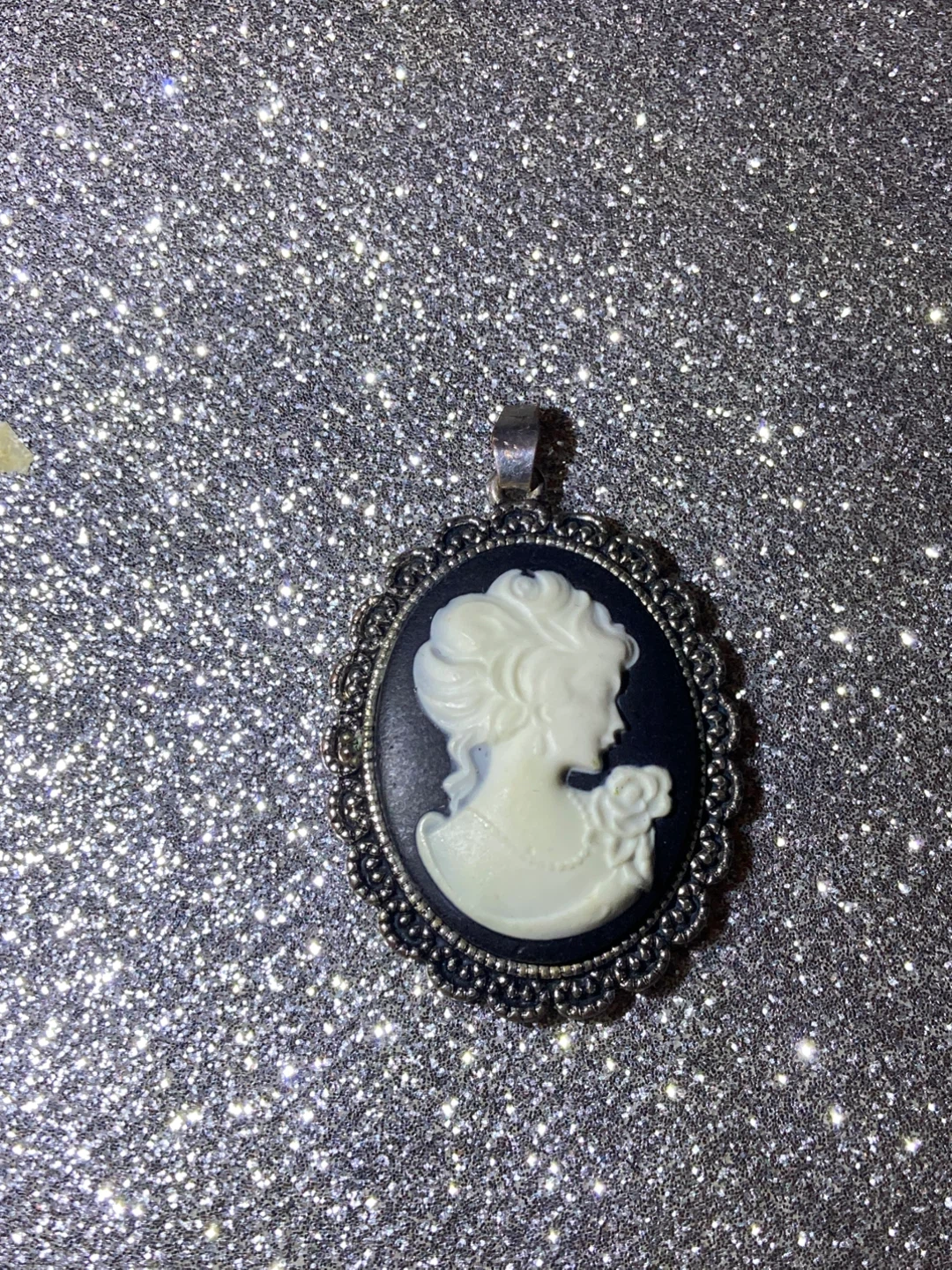 Victorian Cameo Pendant - photo 2