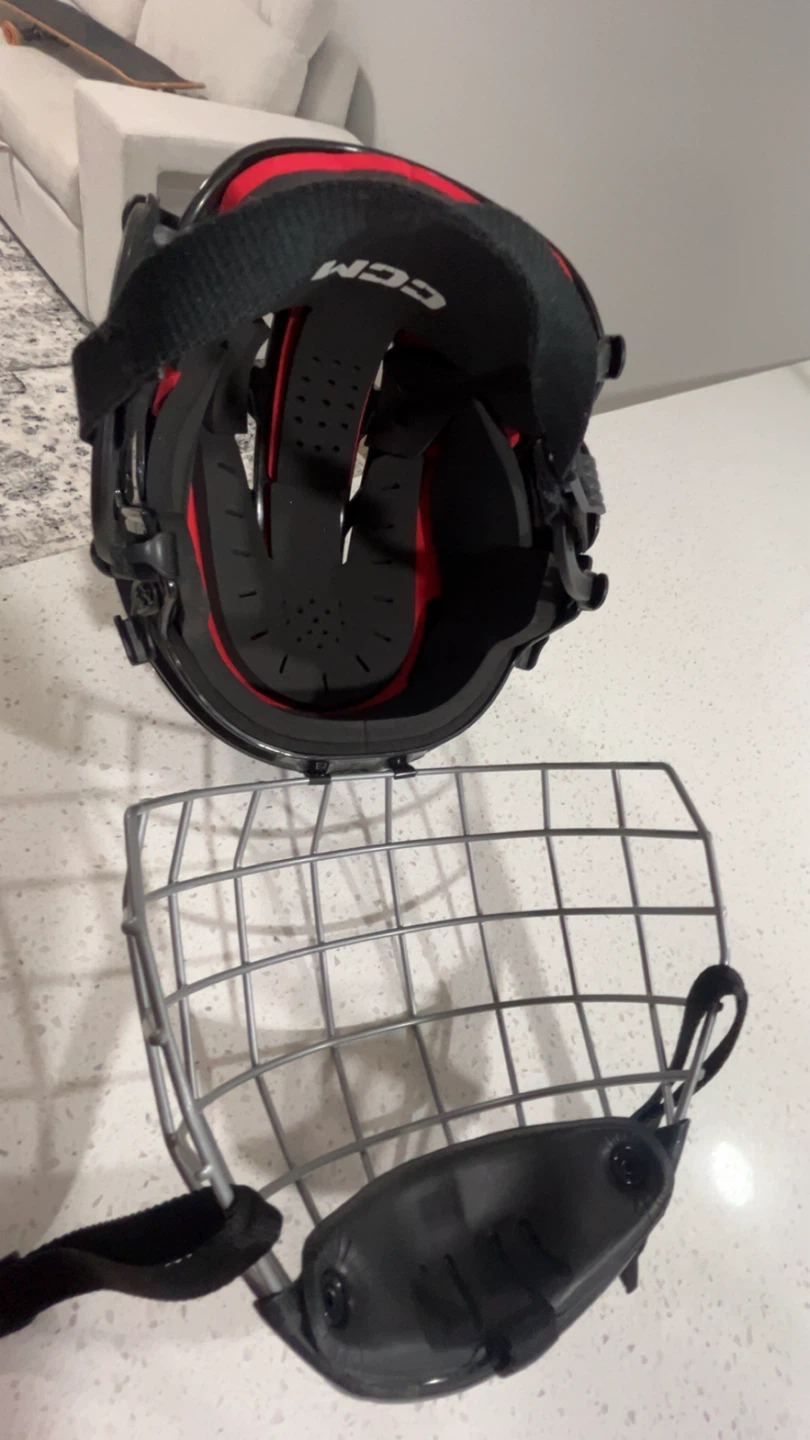 CCM XT20 Hockey Helmet with Cage - Size L - photo 2