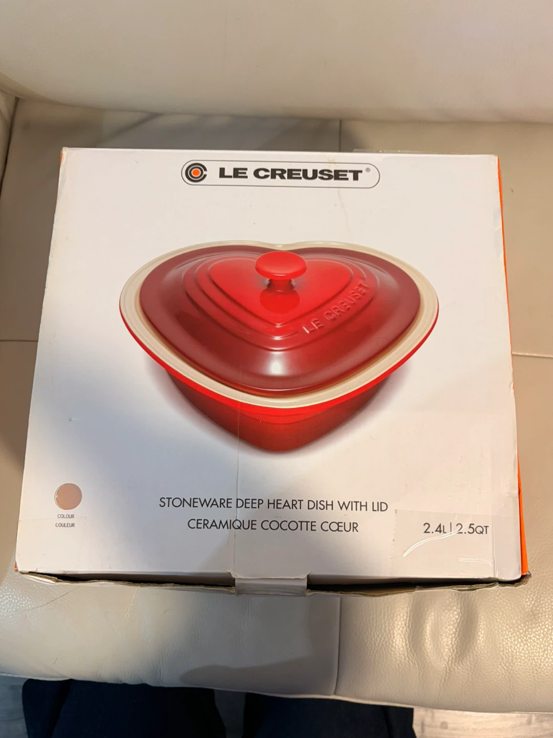 Le Creuset stoneware deep heart dish with lid