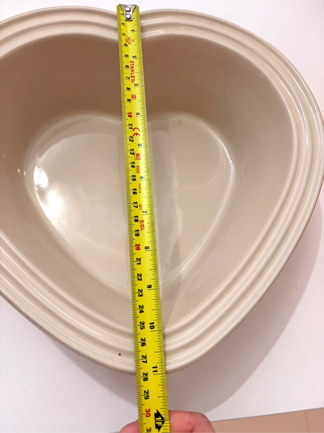 Le Creuset stoneware deep heart dish with lid - photo 5