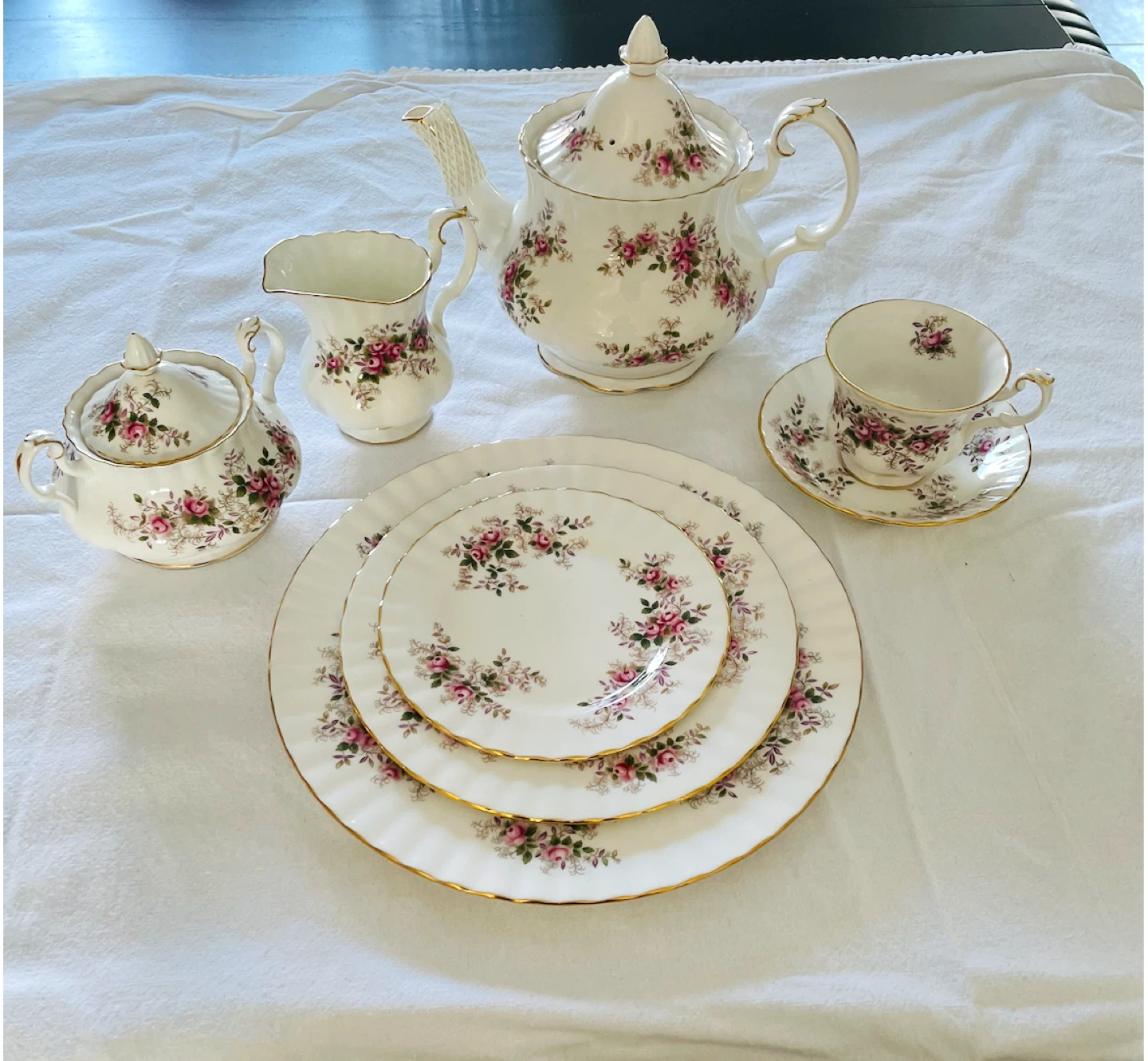 Royal Albert Lavender Rose Bone China Dinnerware
