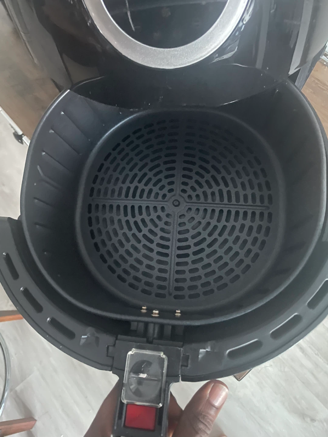 Insignia Air Fryer - photo 2
