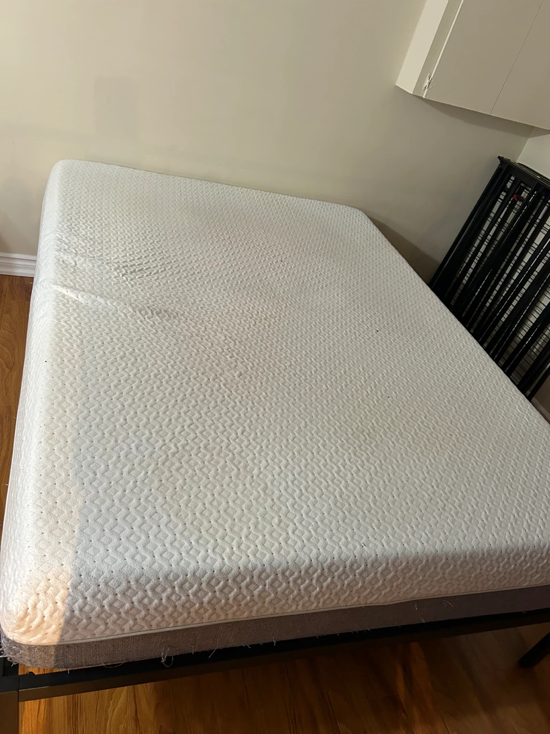 Queen size bed frame and Endy Mattress 🏆 - photo 3