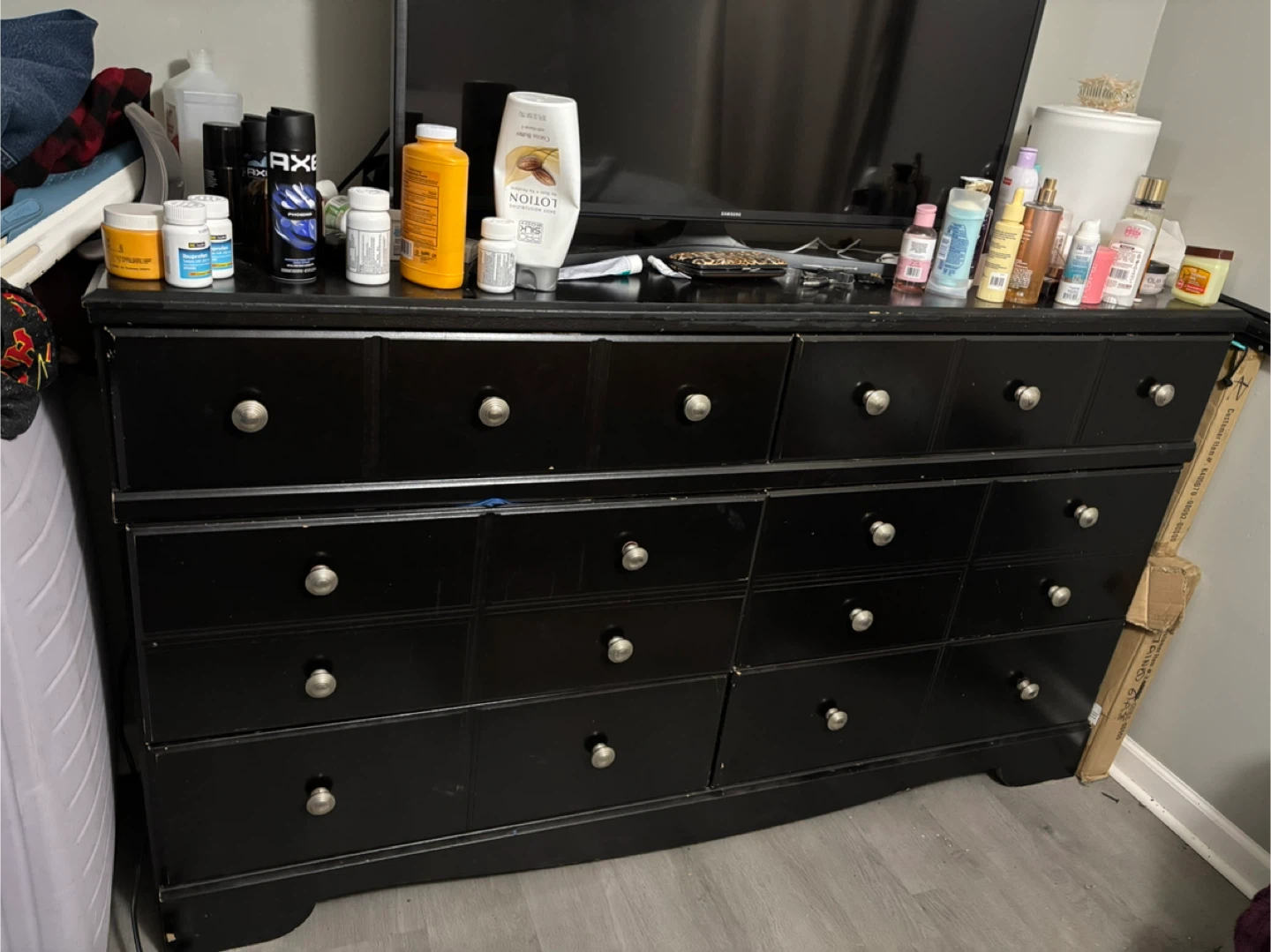 Black 12-Drawer Dresser