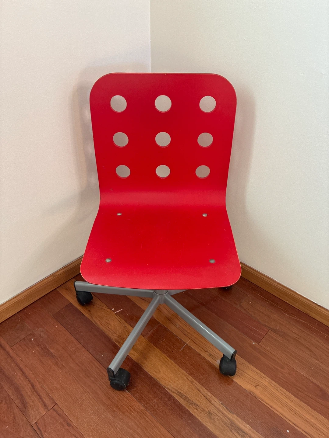 Red Swivel Desk Chair with Wheels