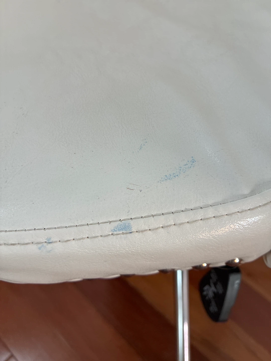 White Tufted Office Chair with Silver Studs - photo 5