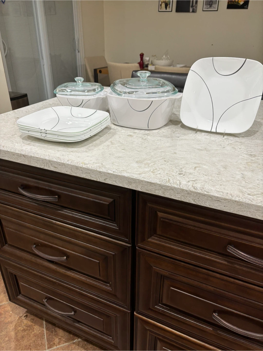 CORELLE SQUARE 24PC SET + 4 FRENCH SERVING DISHES w/ GLASS LIDS