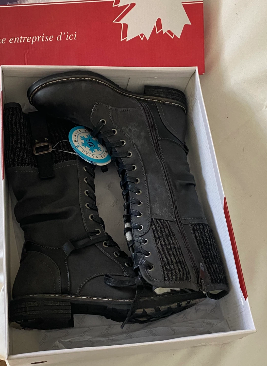 Korewear Winter Boots Water  Resistant, Size 7 NEW