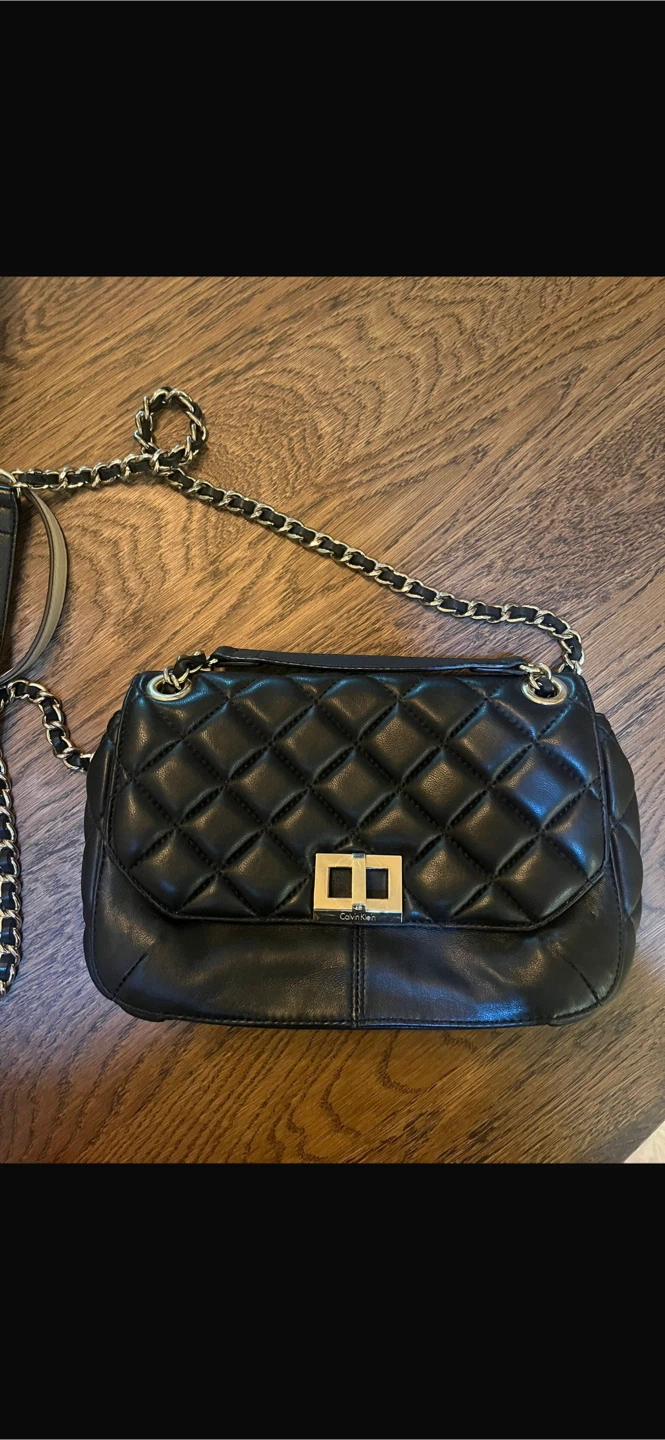 Black Quilted Chain Shoulder Bag - photo 2