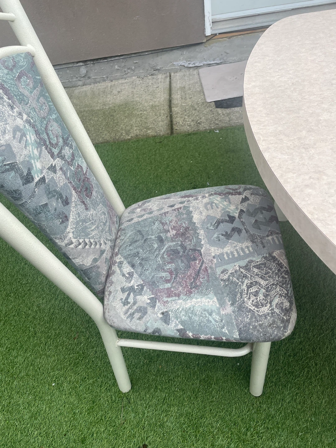 Table and 4 Chairs Dining Set - photo 3