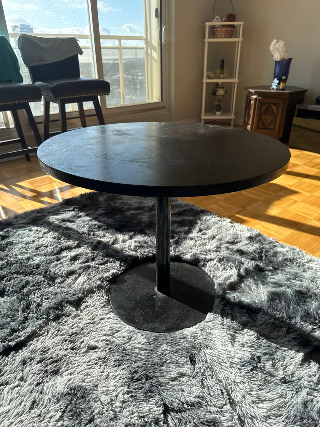 Black Round Pedestal Coffee Table - photo 2