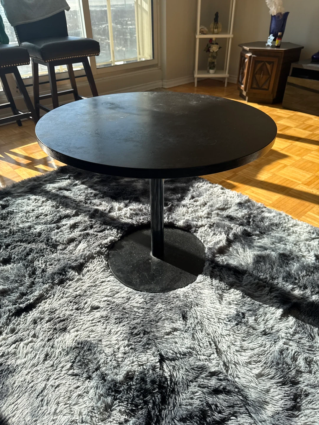 Black Round Pedestal Coffee Table - photo 3