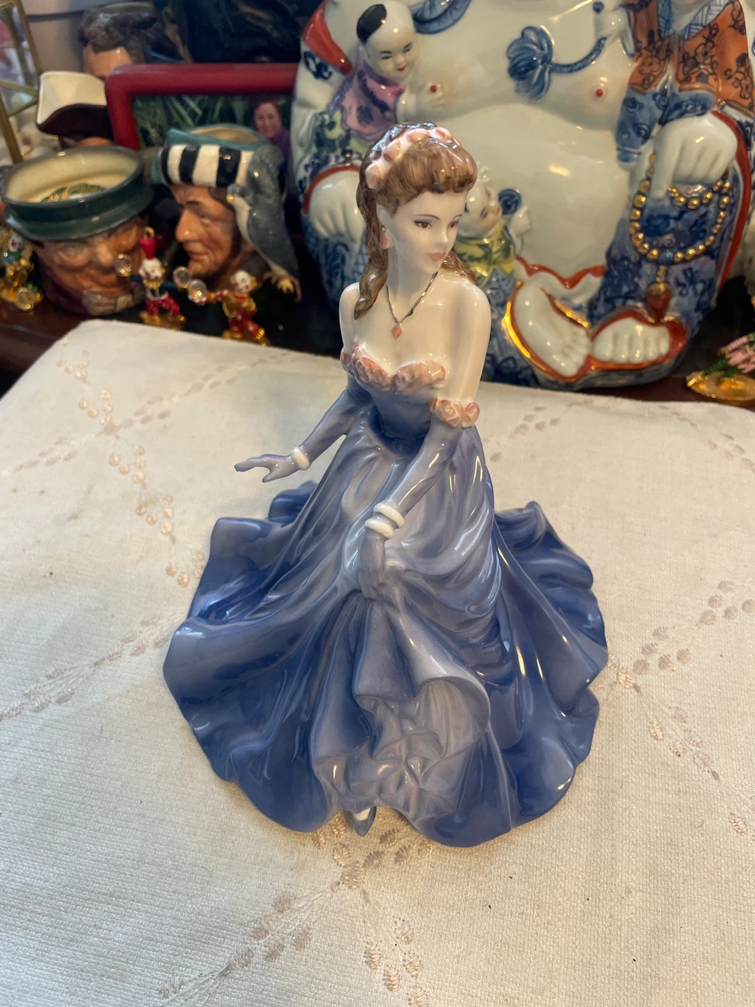 Coalport Ladies of Fashion "Linda" Figurine - photo 2