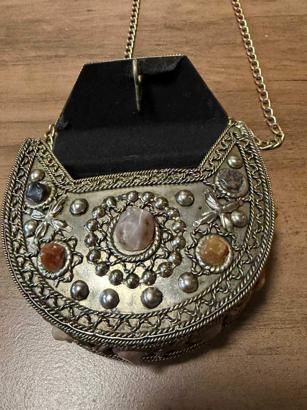 Sajai with Gemstones -boho