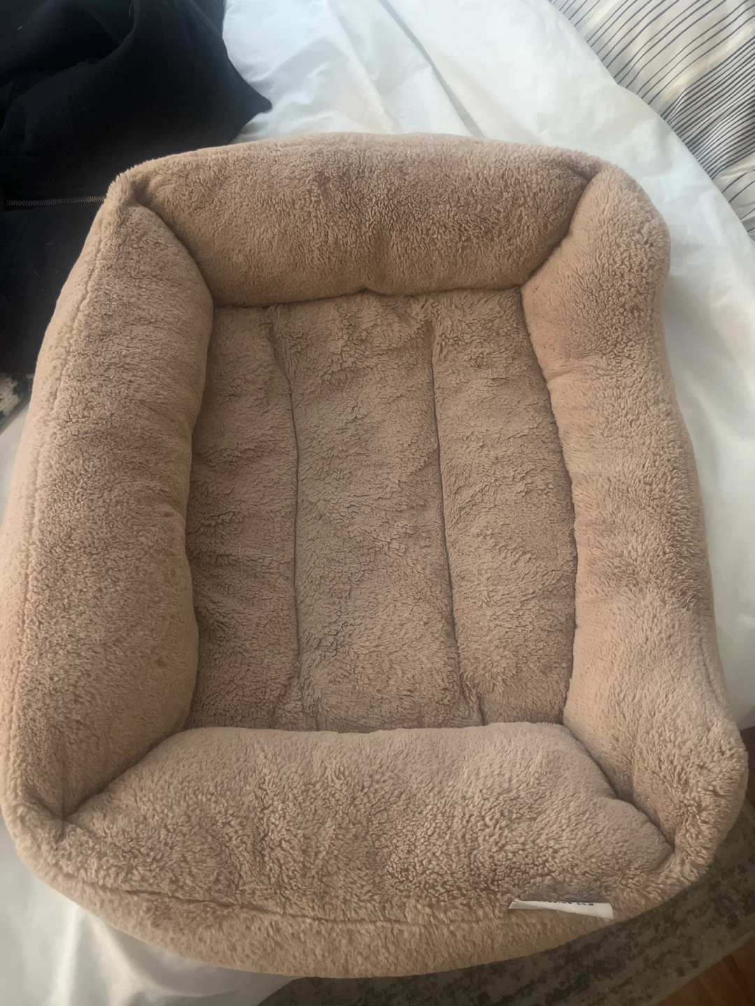 Queenwest Trading Co. Plush Dog Bed