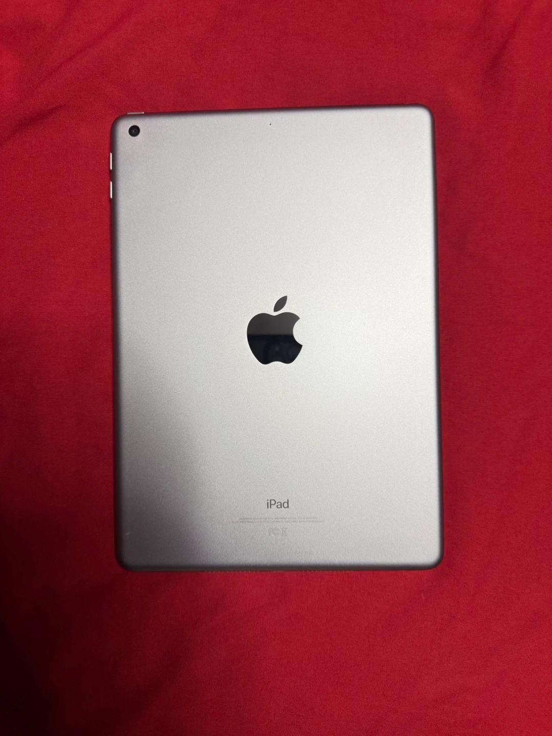 Apple iPad (5th generation) 32 GB with case - photo 3