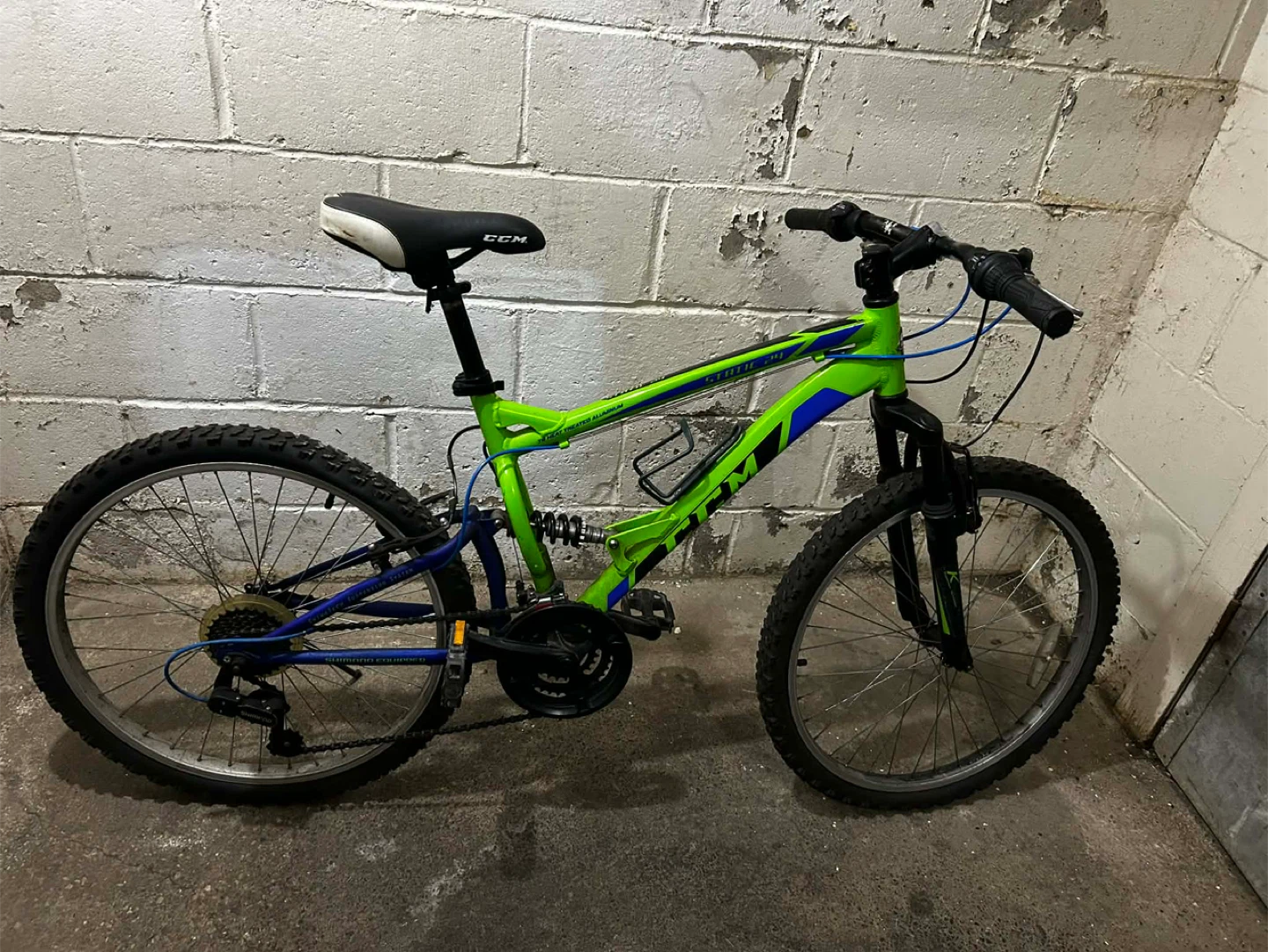 CCM Strikeforce Full Suspension Mountain Bike
