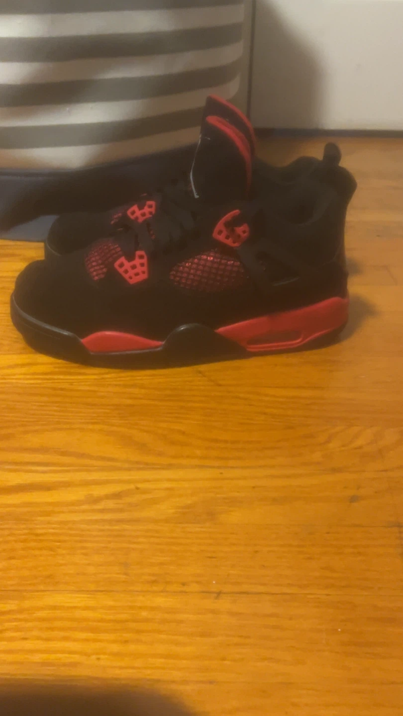 Air Jordan 4 "Red Thunders”