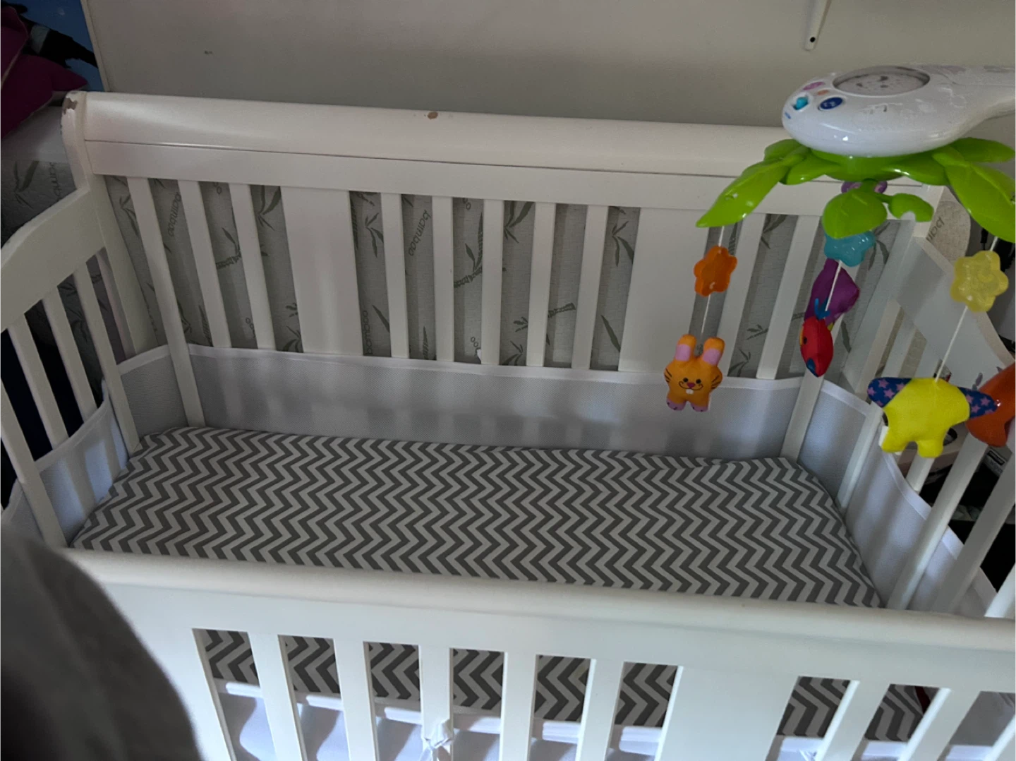 White Convertible Baby Crib - photo 2