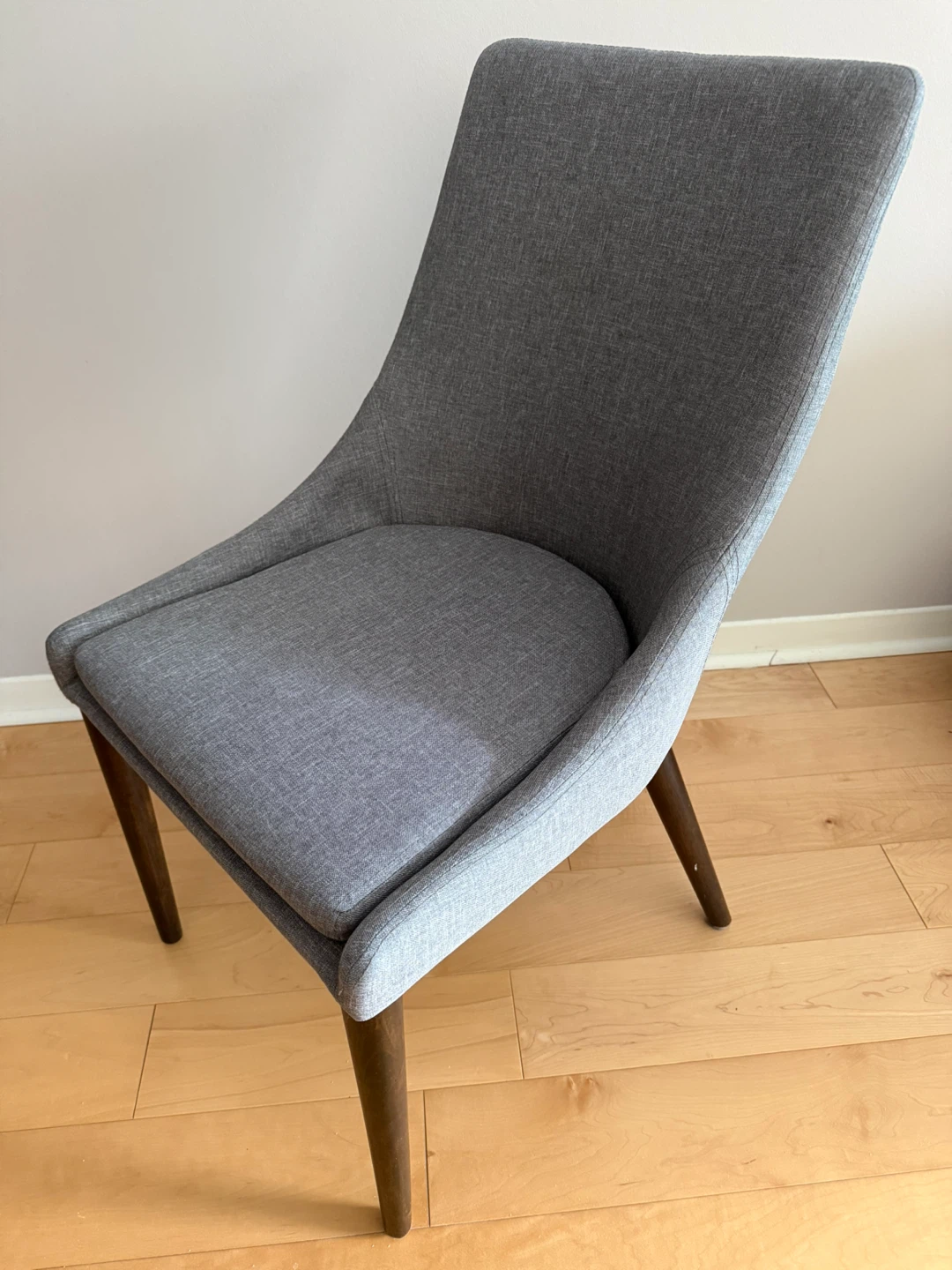 Round Dining Table and 4 Chairs - photo 3