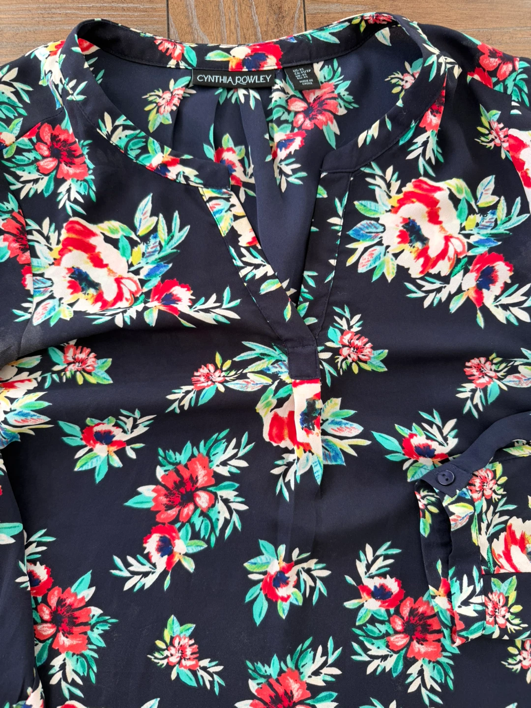 Women blouse bundle -$5 - photo 4