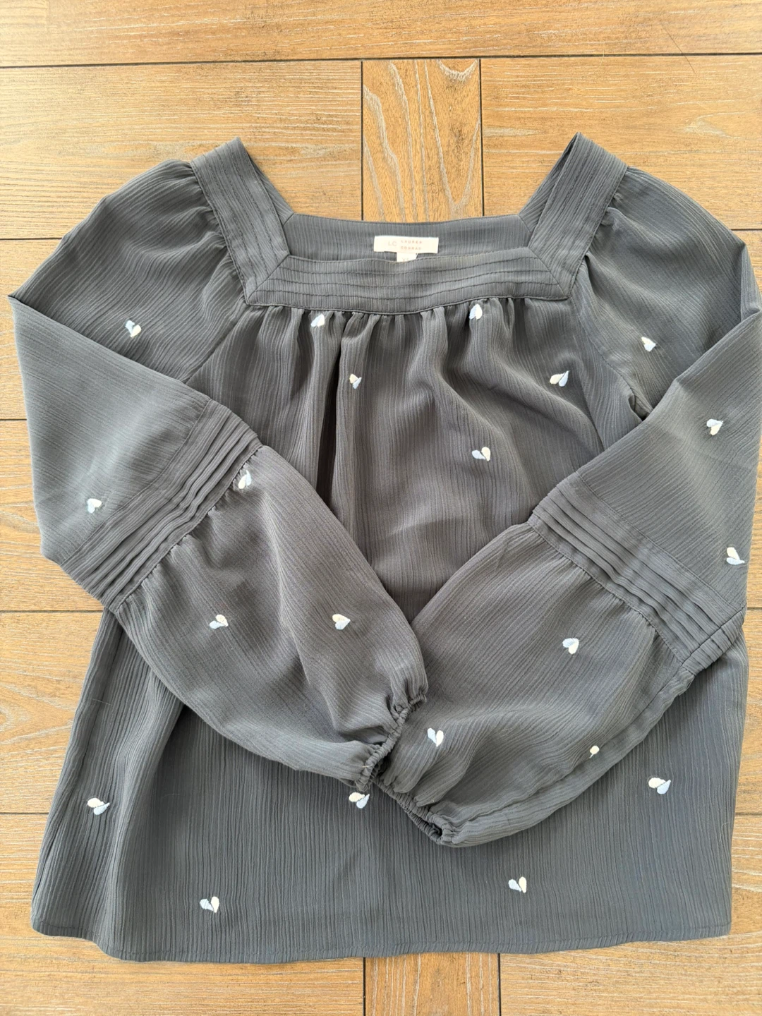 Women blouse bundle -$5 - photo 2