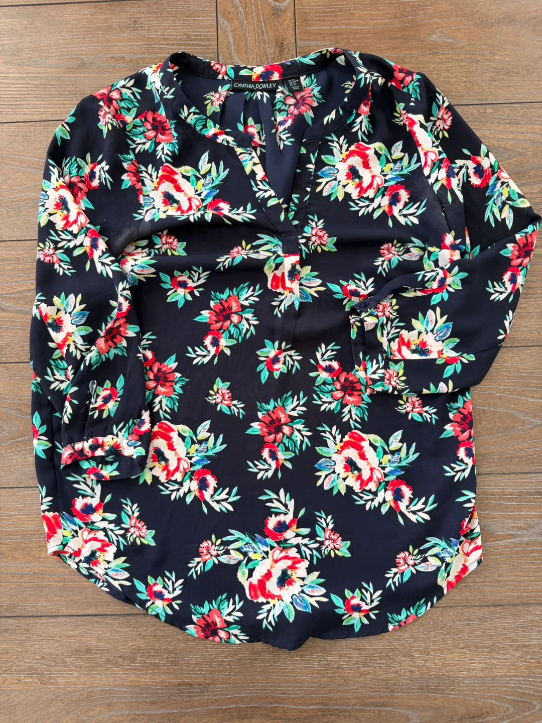 Women blouse bundle -$5 - photo 3