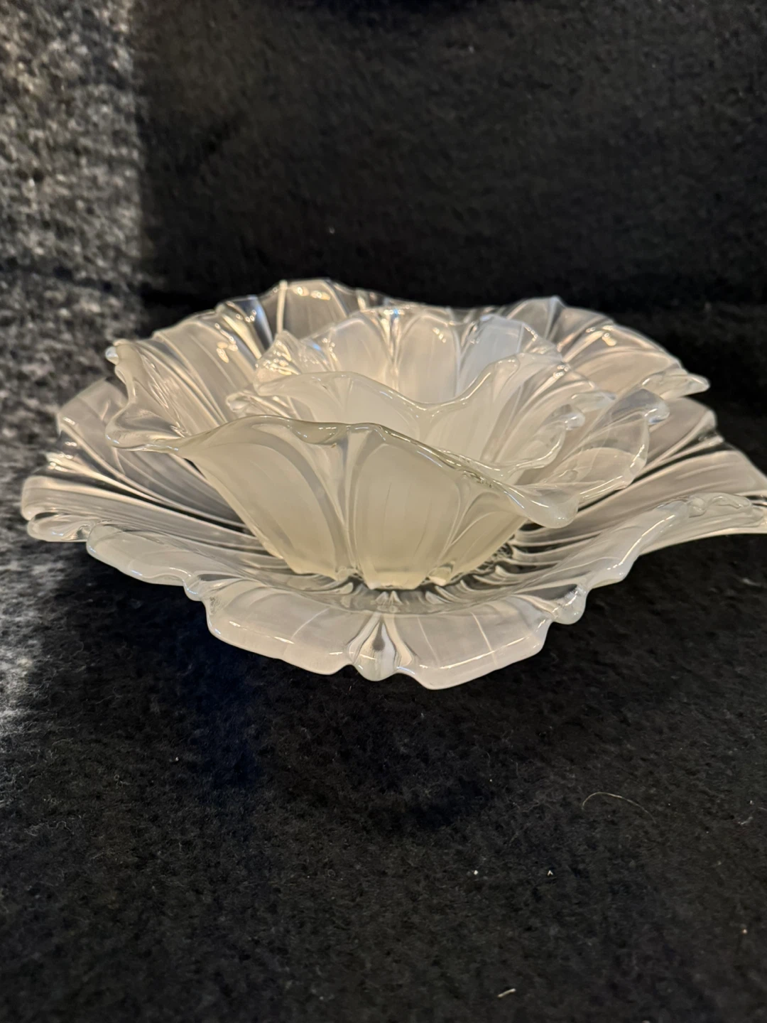 Set of 4 Frosted Glass Flower Dishes - photo 5