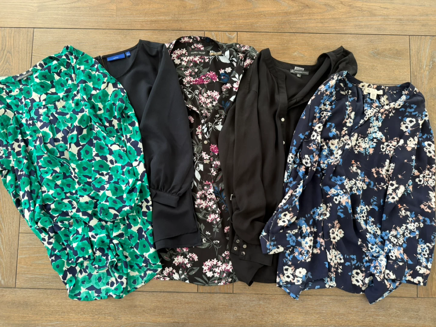 Lot of 5 Women's Blouses bundle - photo 4