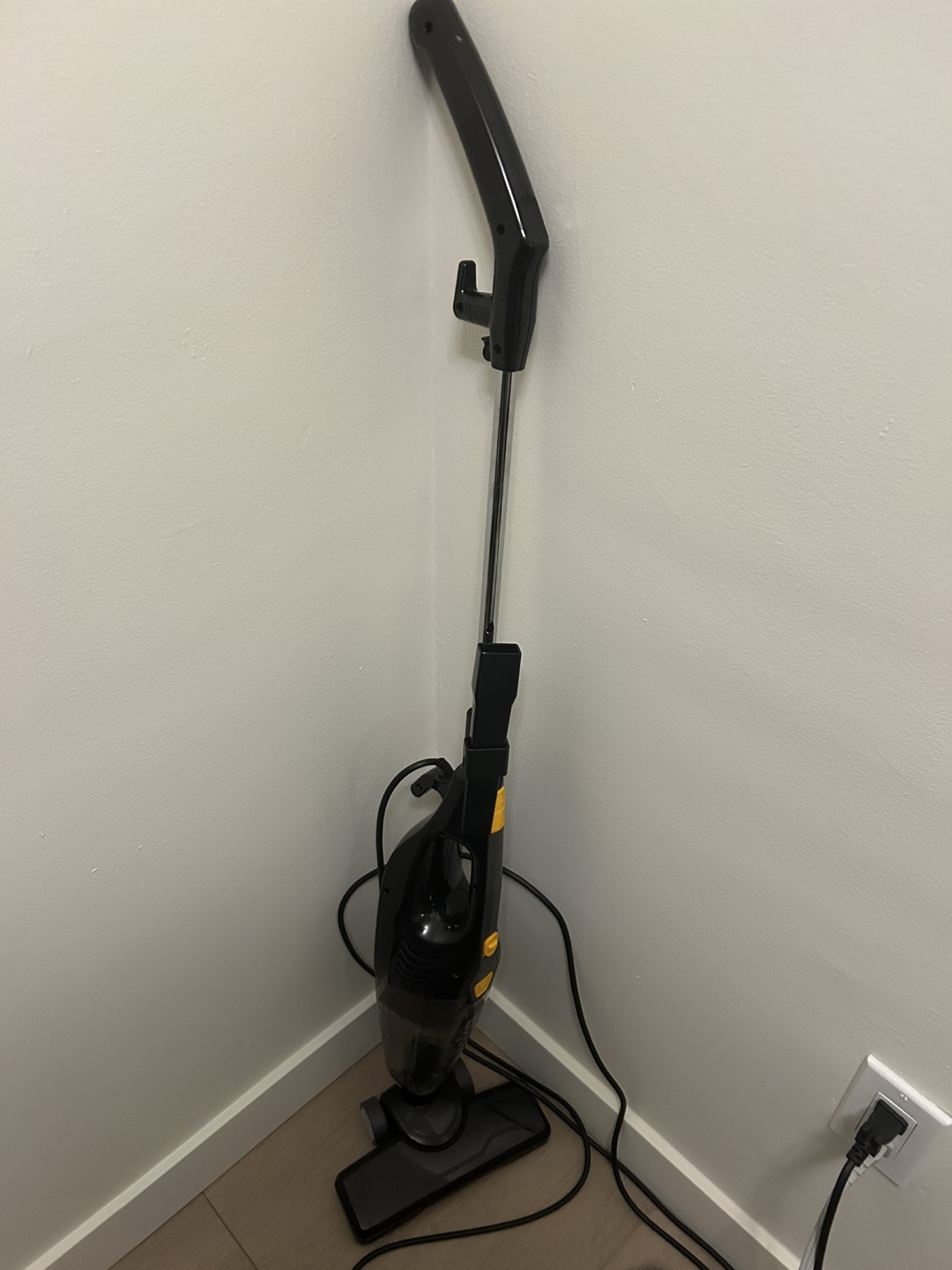 Eureka Stick Vacuum very lightweight - photo 2