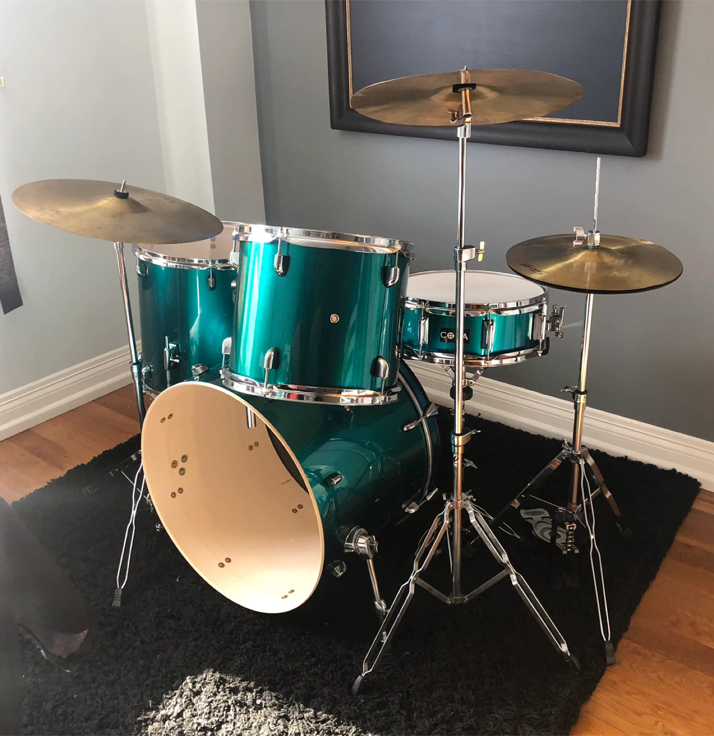 Drum set - like new!