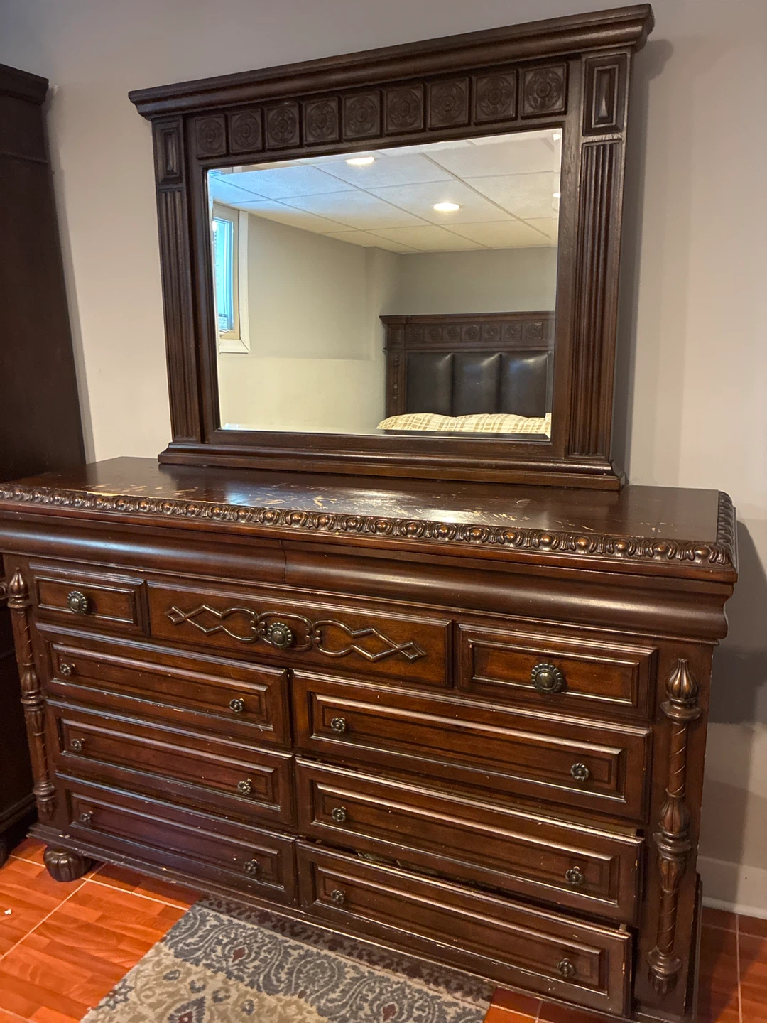 Dark Wood Bedroom Set - King Bed, Dresser, Nightstand - photo 4
