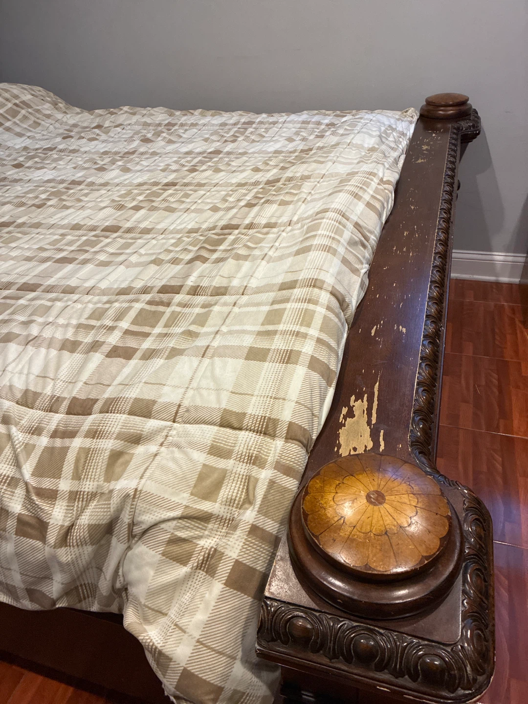 Dark Wood Bedroom Set - King Bed, Dresser, Nightstand - photo 2