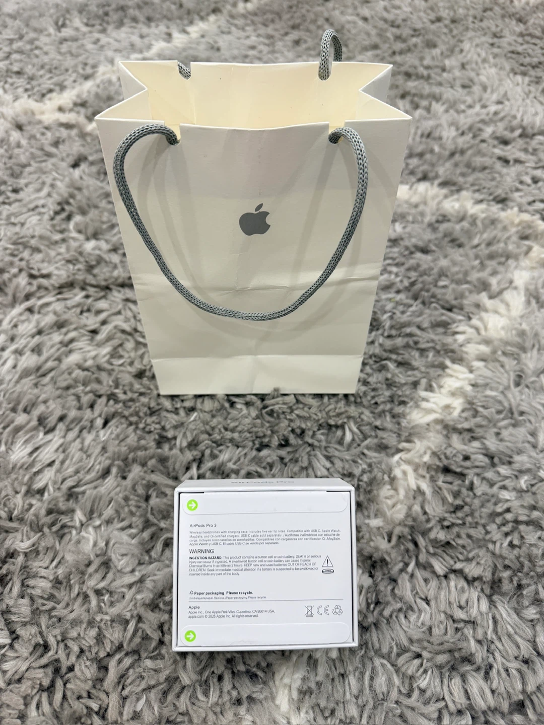 Apple AirPods Pro (3rd generation) (read desc) - photo 2