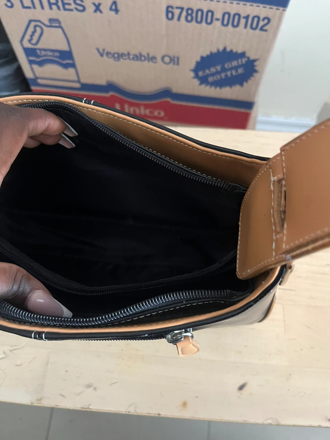 Y2K GIOVANNI Black & Tan Shoulder Bag - photo 4