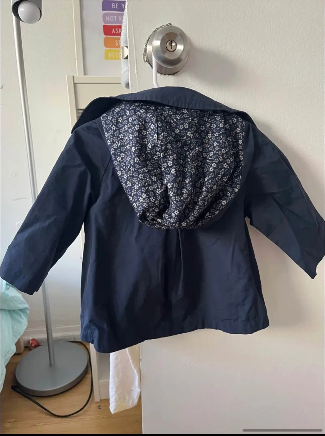 New with labels- Toddler girl trench coat 18-24mo - photo 5