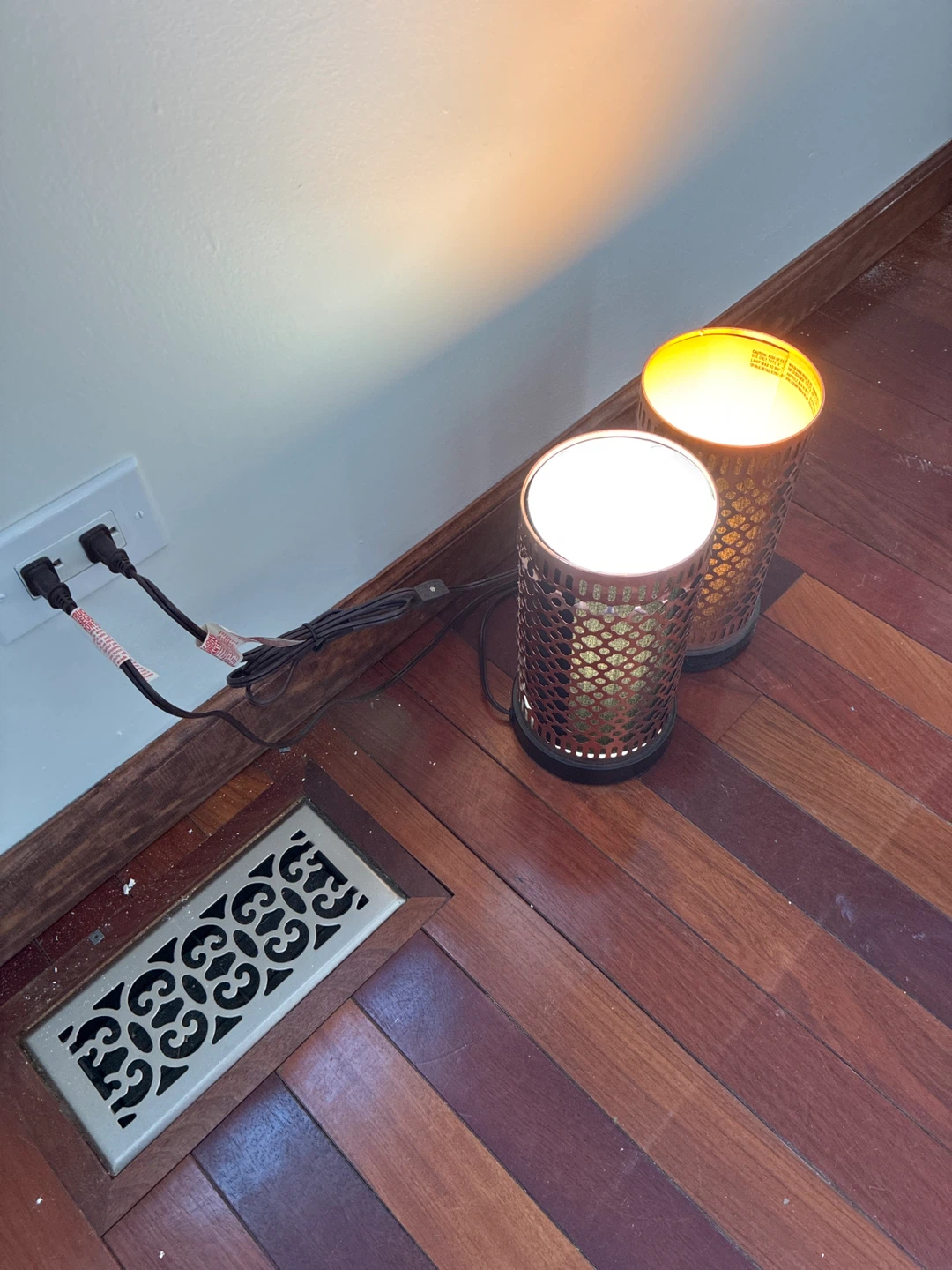 Pair of Copper Finish Metal Cylinder Lamps - photo 3