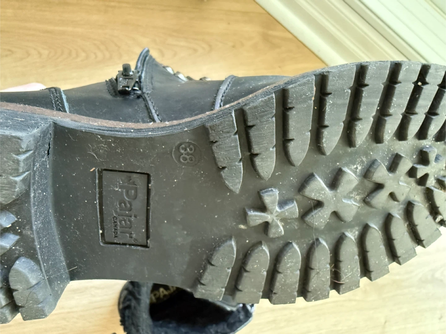 Pajar Black Fur-Lined Winter Boots - Size 7.5 - photo 4